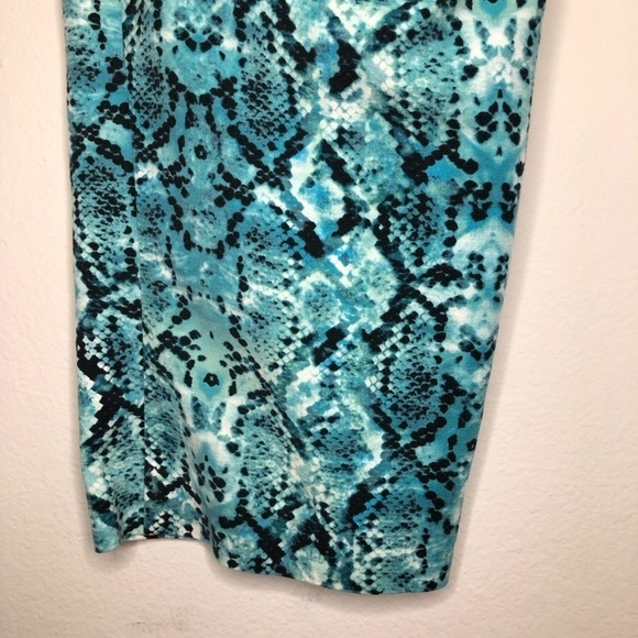 Liz Claiborne teal snake print cropped pants - Picture 8 of 14